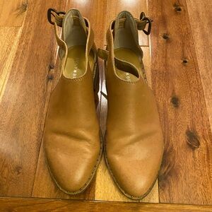 Lucky Brand Giovanna Women's Cut-Out Ankle
Bootie Boots Shoes size 7.5